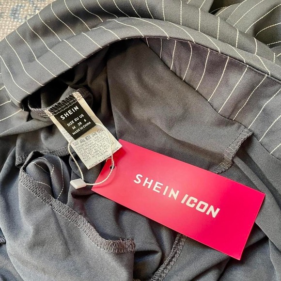 NWT Y2k preppy goth grey pinstripe pleated mini skirt with black bows- med - Picture 6 of 7